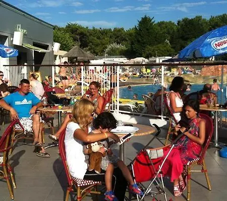 Quest En France Holidays - Mobile At St Jean De Monts Campsite Saint-Jean-de-Monts
